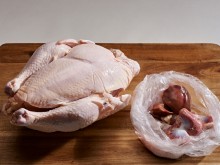 MÁRCIUS 28-RA: Csirke, konyhakész (kb. 2,2 kg) 